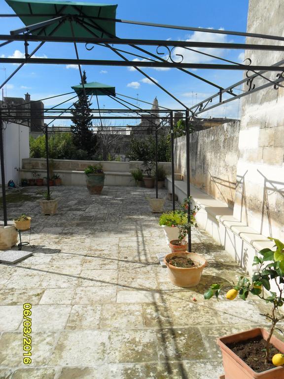 B&B La Casa Gialla Lecce Bagian luar foto