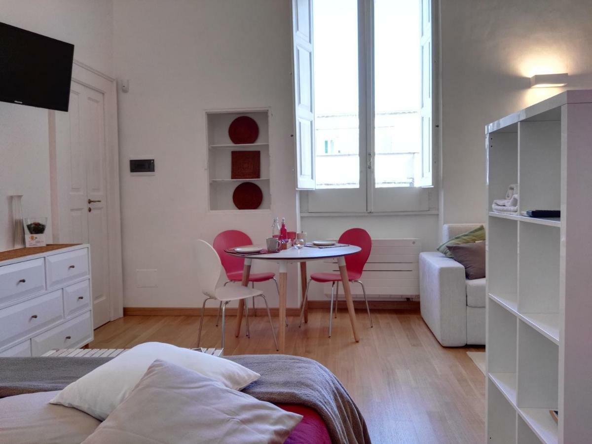 B&B La Casa Gialla Lecce Bagian luar foto