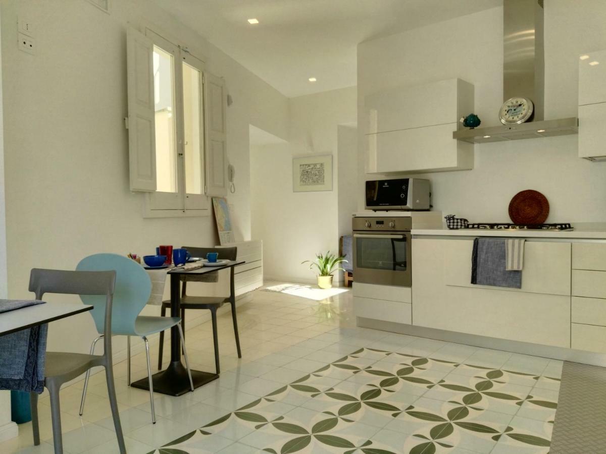 B&B La Casa Gialla Lecce Bagian luar foto