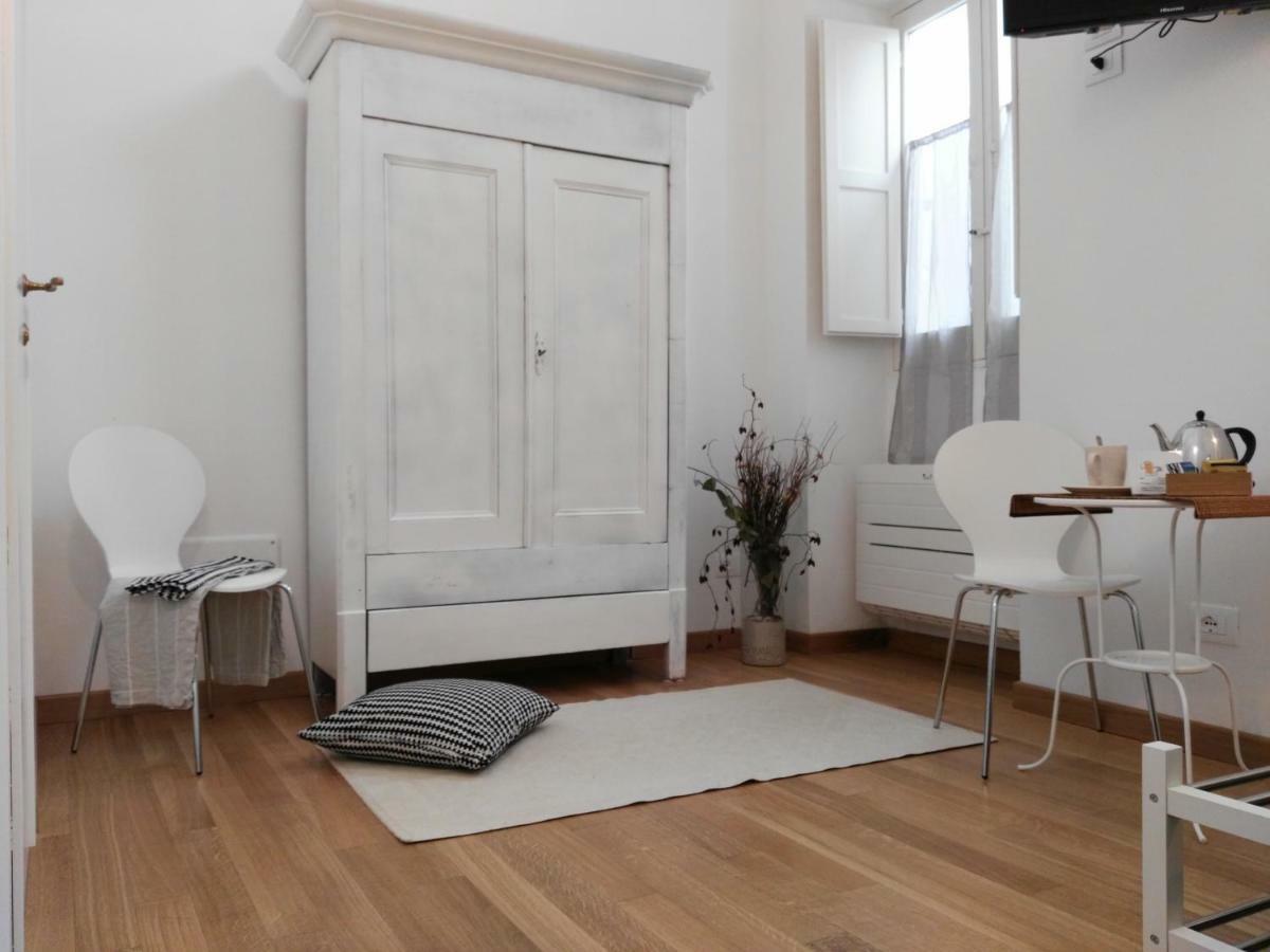 B&B La Casa Gialla Lecce Bagian luar foto
