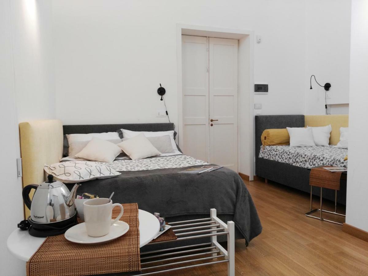 B&B La Casa Gialla Lecce Bagian luar foto