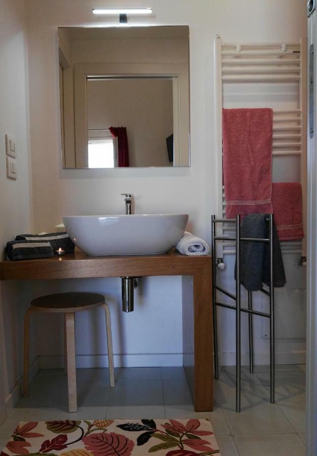 B&B La Casa Gialla Lecce Bagian luar foto