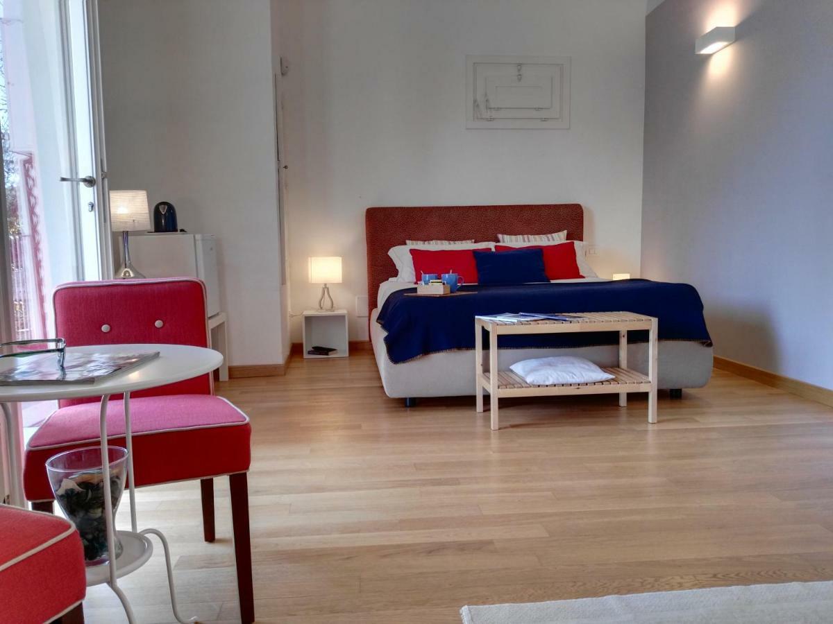 B&B La Casa Gialla Lecce Bagian luar foto
